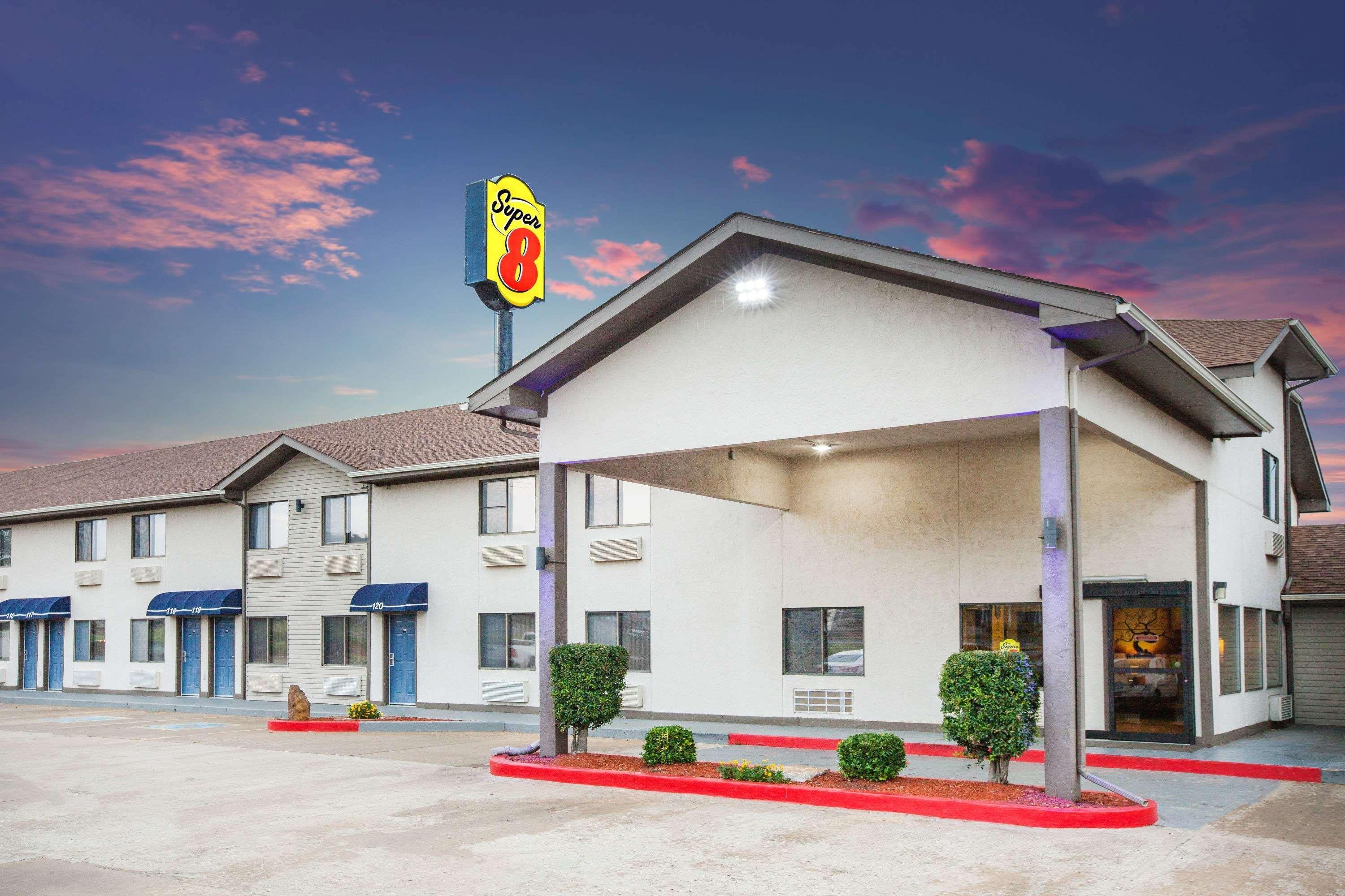 Super 8 By Wyndham Van Buren/Ft. Smith Area Buitenkant foto