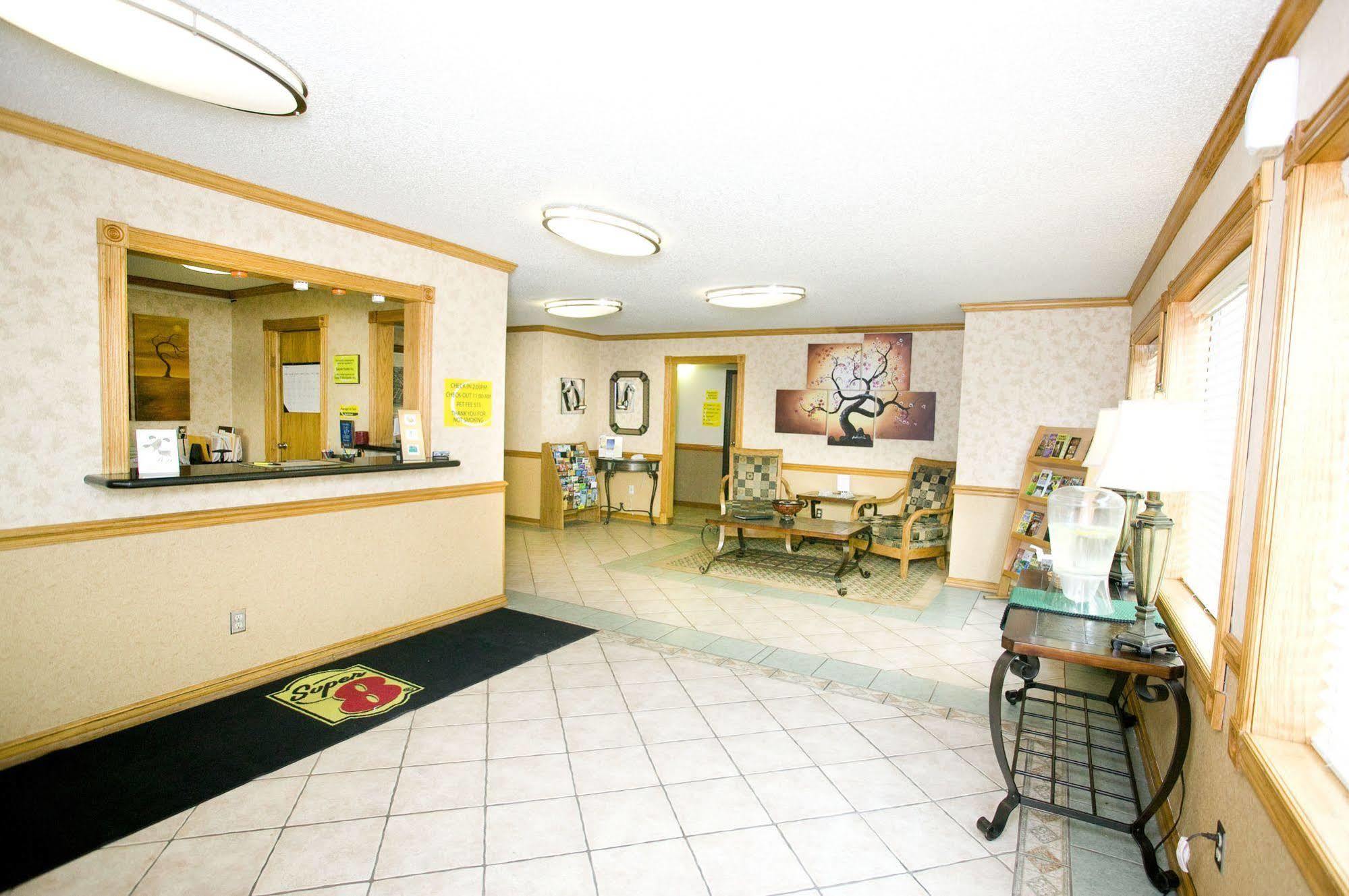 Super 8 By Wyndham Van Buren/Ft. Smith Area Interieur foto